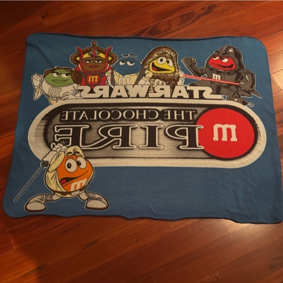 Star Wars M&M's The Chocolate Empire Blanket Throw- Blue - Picture 2 of 3